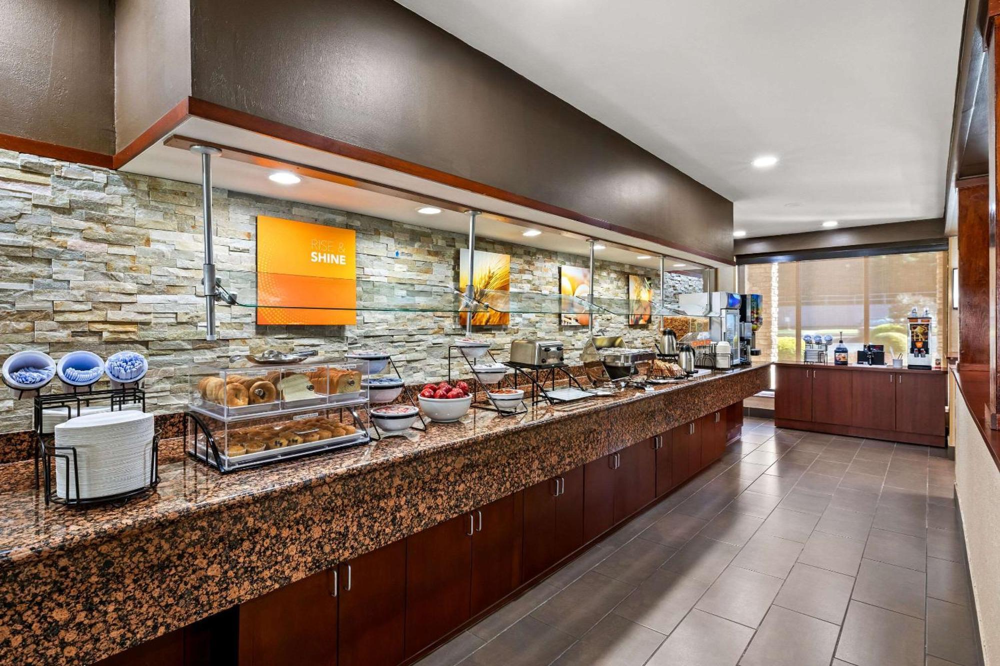 Comfort Inn Roswell-Dunwoody Экстерьер фото